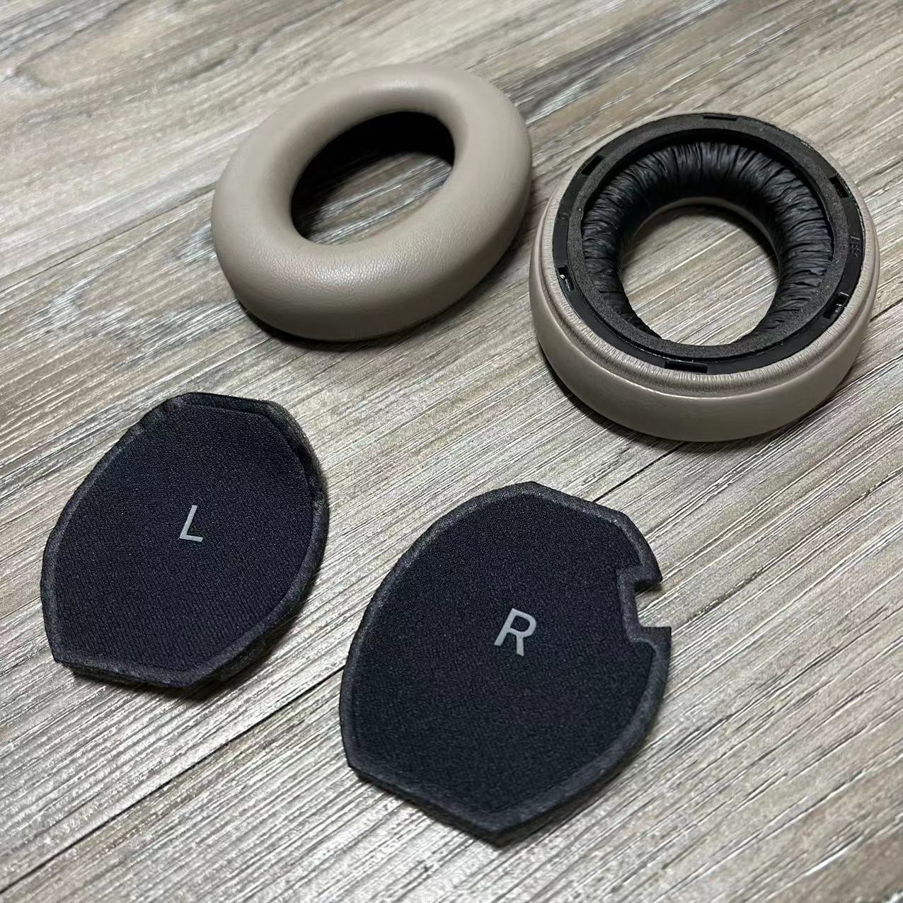 Cuscinetti auricolari in vera  - Sennheiser Headphone Momentum 4 recensione e prezzo
